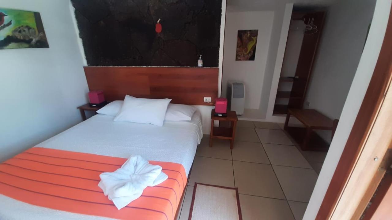 Hostal Tero Real Puerto Villamil Extérieur photo